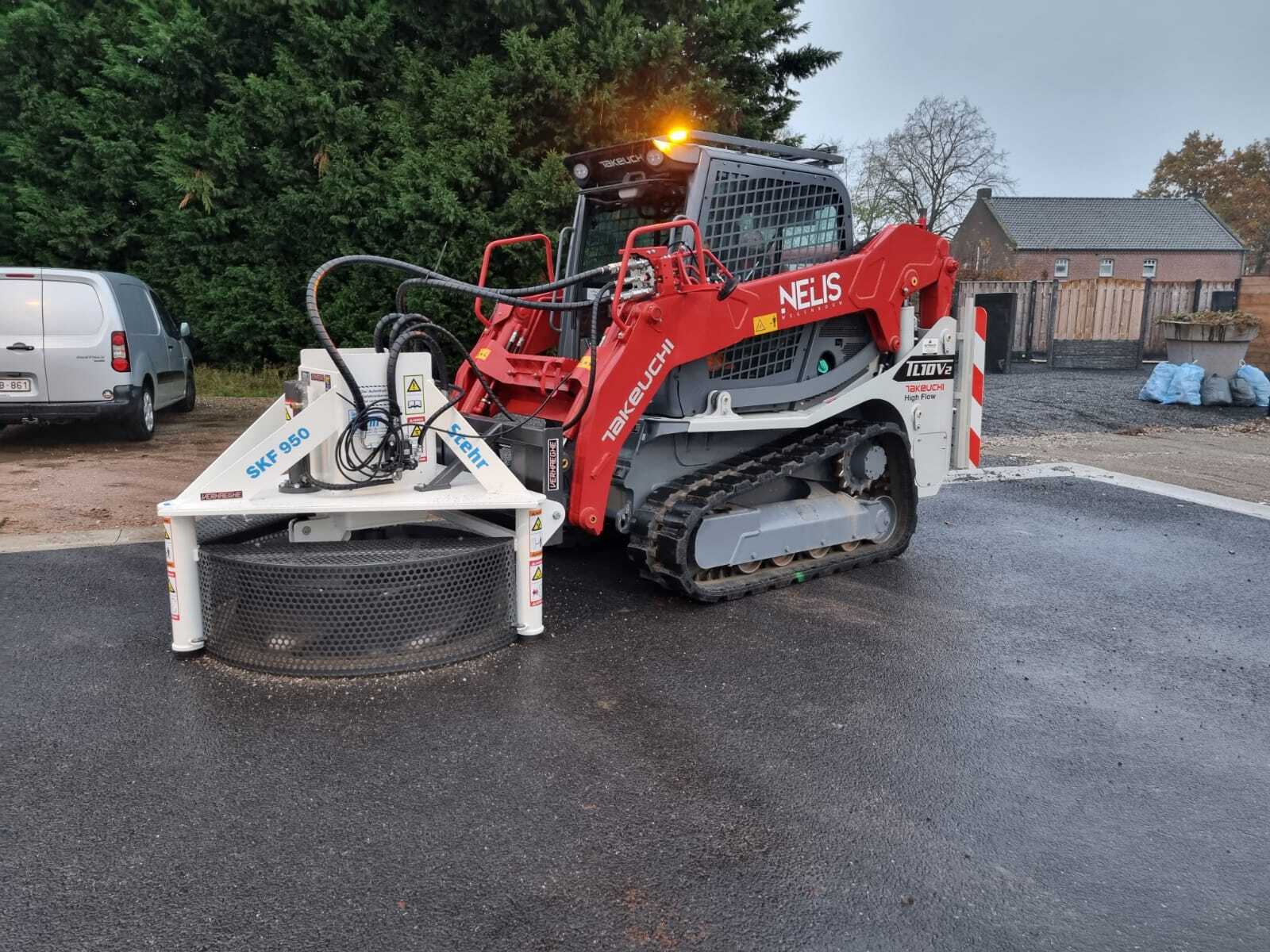 Dekselfrees  van Nelis Wegenbouw